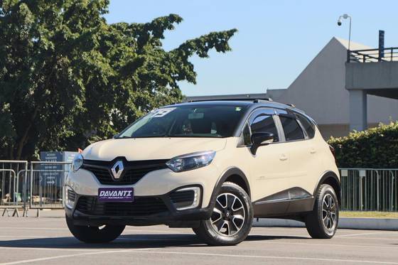 RENAULT CAPTUR 1.6 16V SCE FLEX LIFE X-TRONIC RENAULT CAPTUR 1.6 16V SCE FLEX LIFE X-TRONIC